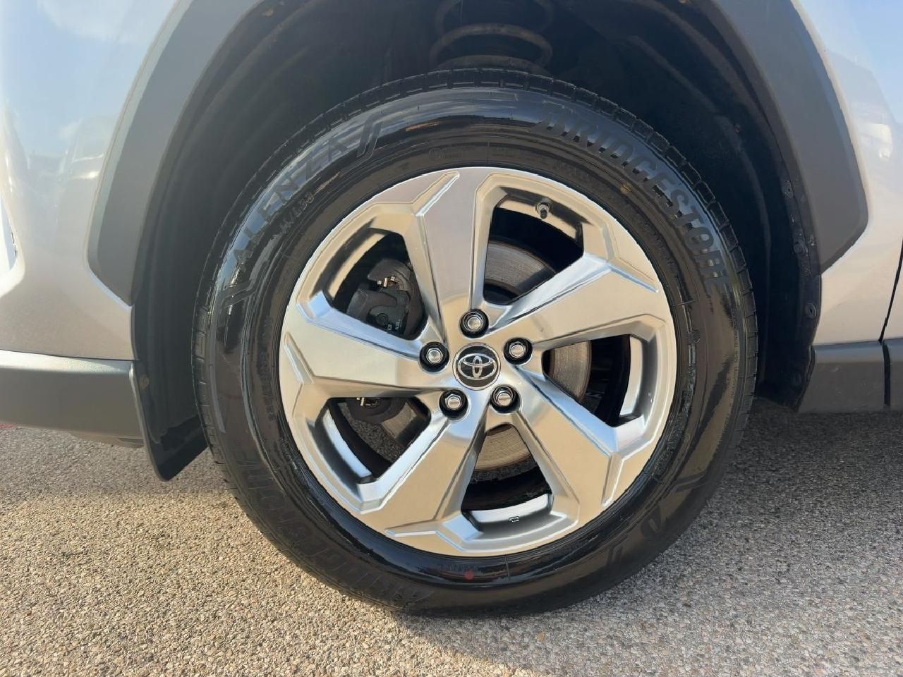Fahrzeugabbildung Toyota RAV4 2,5 Hybrid 4x4 Club* Technik-Paket*RFK+SHZ*
