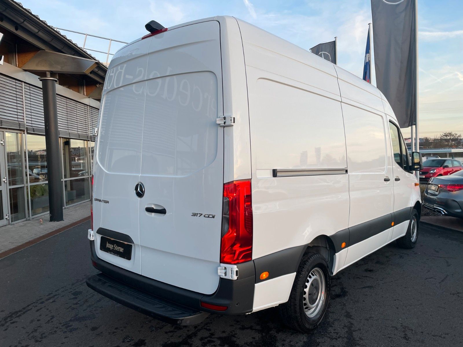 Fahrzeugabbildung Mercedes-Benz Sprinter 317 CDI 3665 9G Klima 360 MBUX