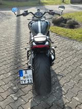 Triumph Rocket 3 R mit seitlichem Kennzeichenhalter - TRIUMPH ROCKET 3