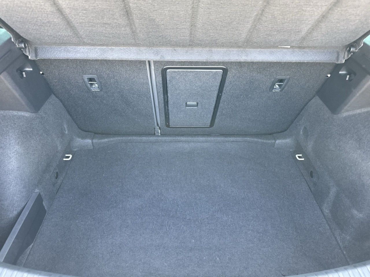 Fahrzeugabbildung CUPRA Leon 1.5 eTSI 150 PS DSG