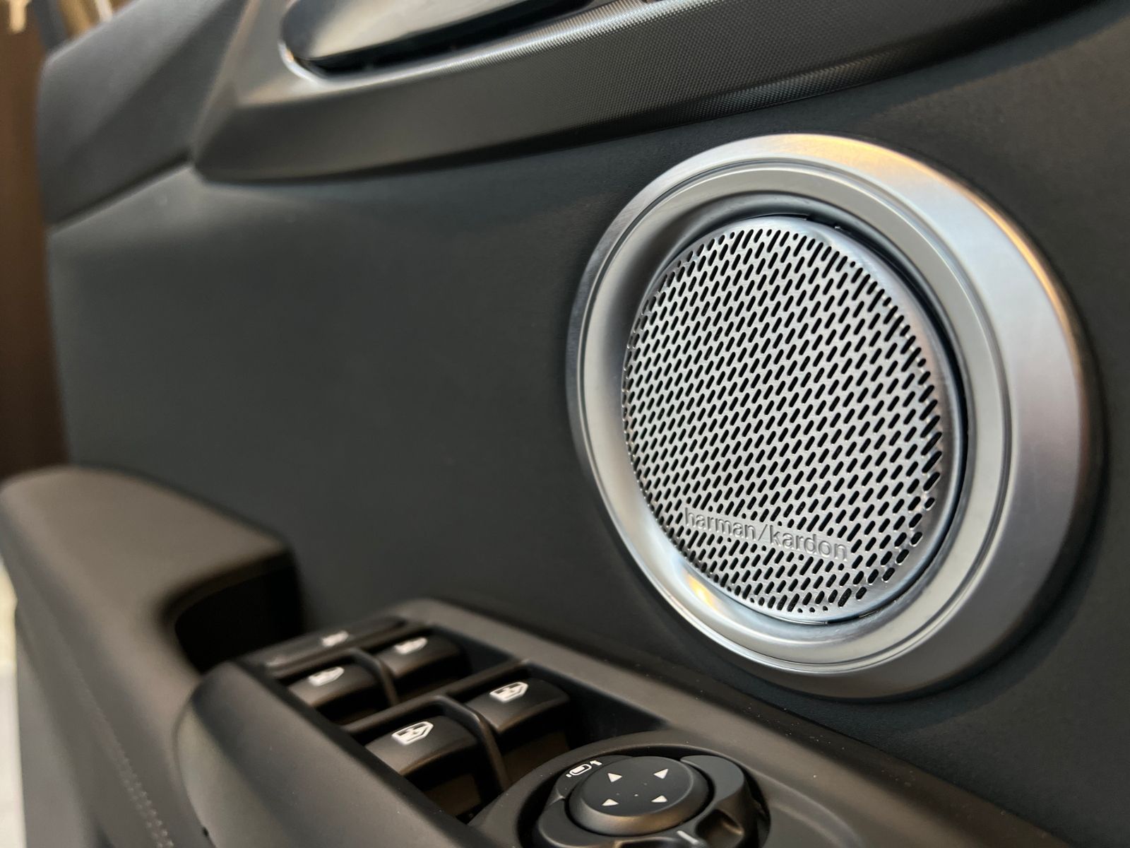 Fahrzeugabbildung Alfa Romeo Tonale Ti H&K LED NAVI ALU