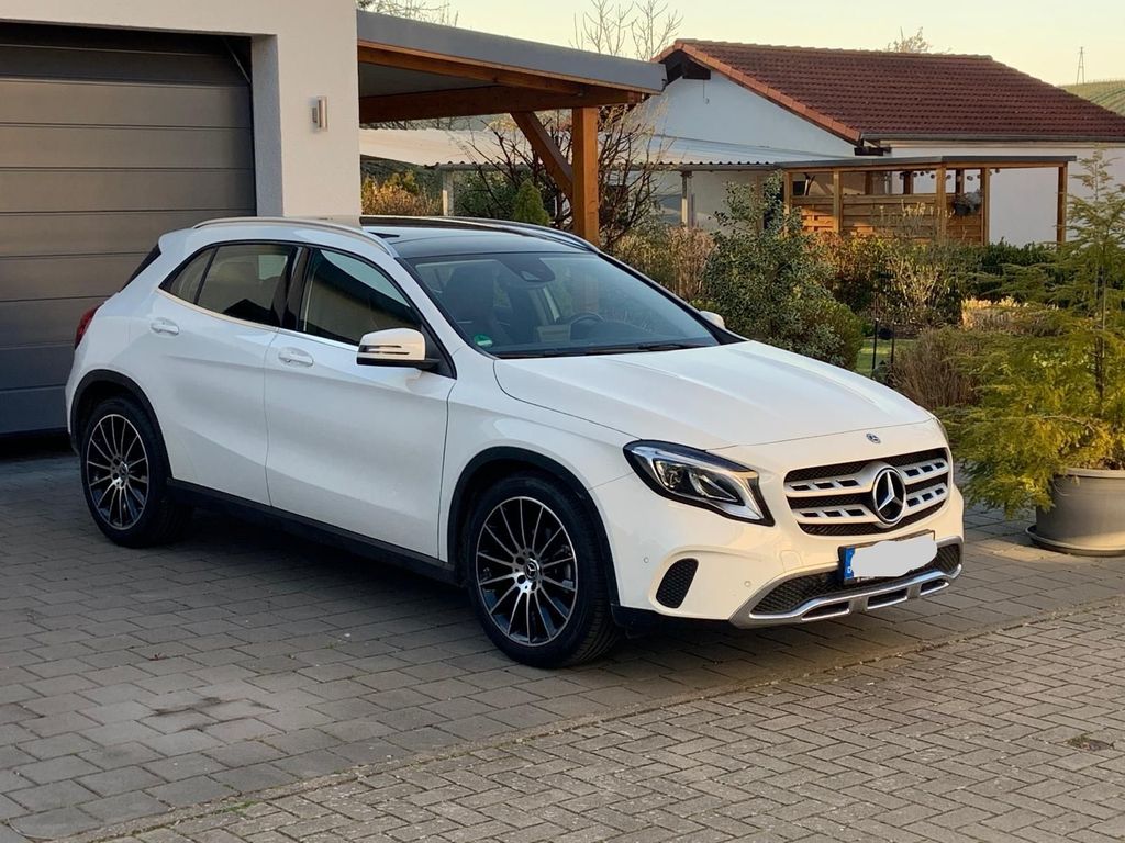 Image of Mercedes-Benz GLA 200