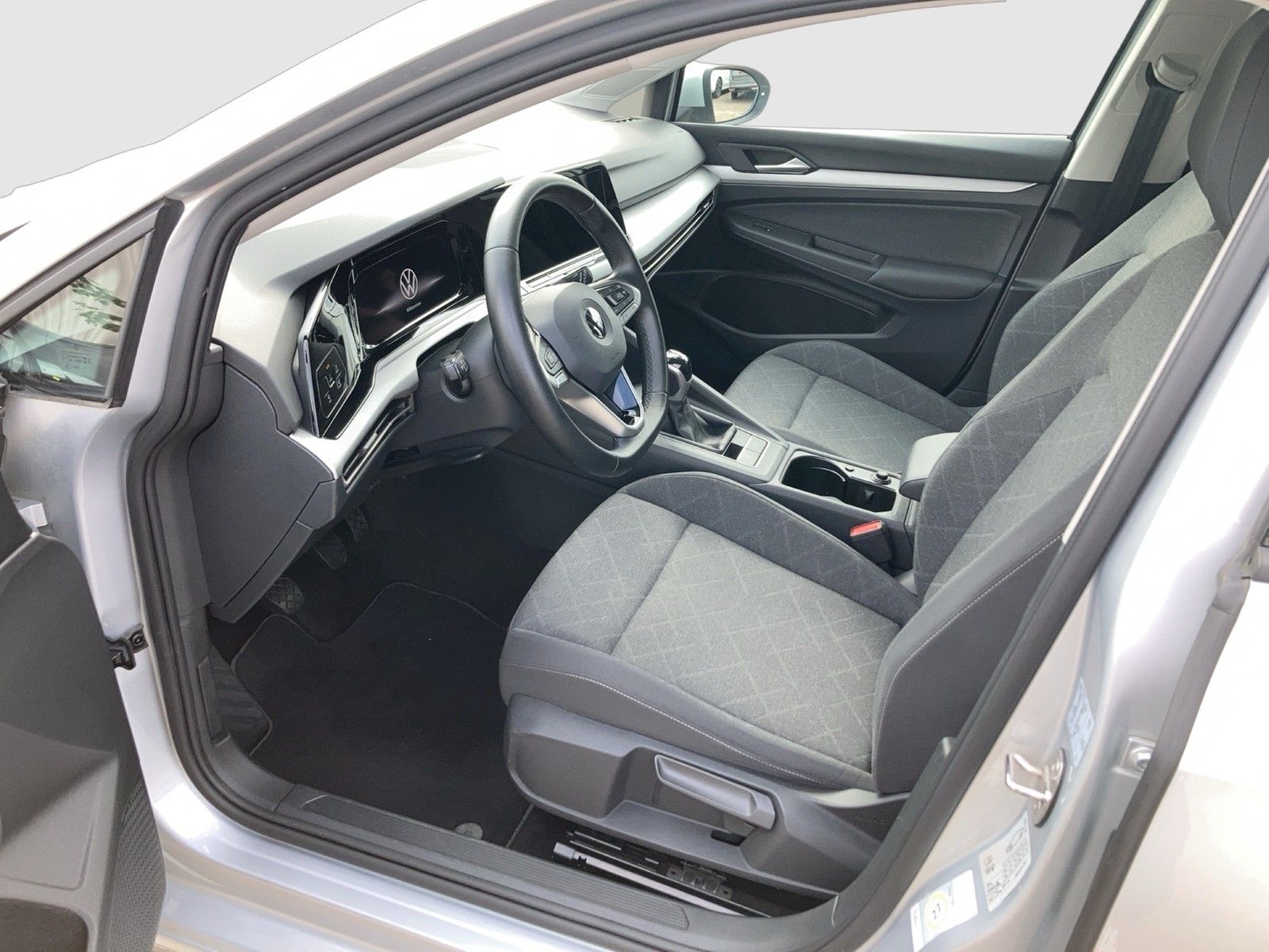Fahrzeugabbildung Volkswagen Golf VIII Variant TSI Life LED Navi AID ACC PDC