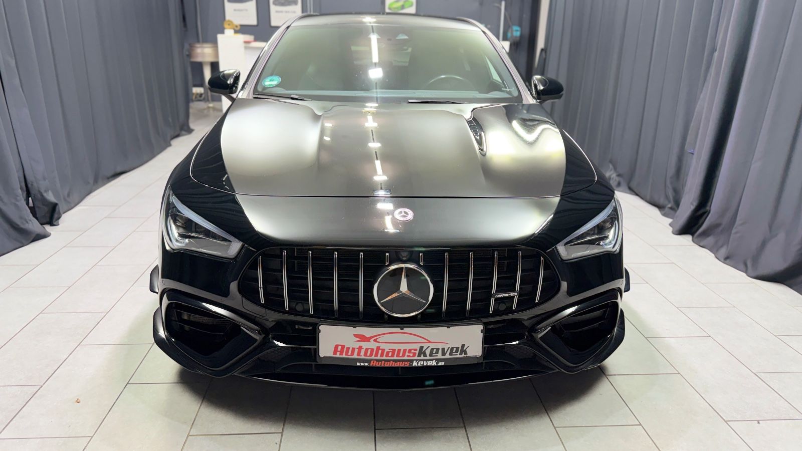 Fahrzeugabbildung Mercedes-Benz CLA 45 AMG Shooting Brake|BURMESTER|HEAD-UP|VOLL