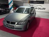 BMW 318 Baureihe 3 Lim. 318i*Klimatronic*1Hand* - BMW 318 Gebrauchtwagen in Berlin