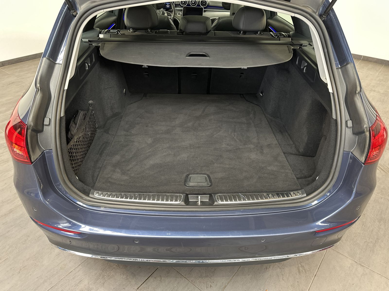 Fahrzeugabbildung Mercedes-Benz C 220d T 4Matic Avantgarde NAV+LED+ACC+PANORAMA