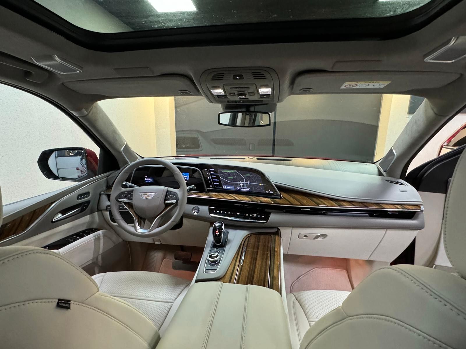 Fahrzeugabbildung Cadillac ESCALADE SPORT-PLATINUM 6.2 V8 -NIGHT VISiON 3 J