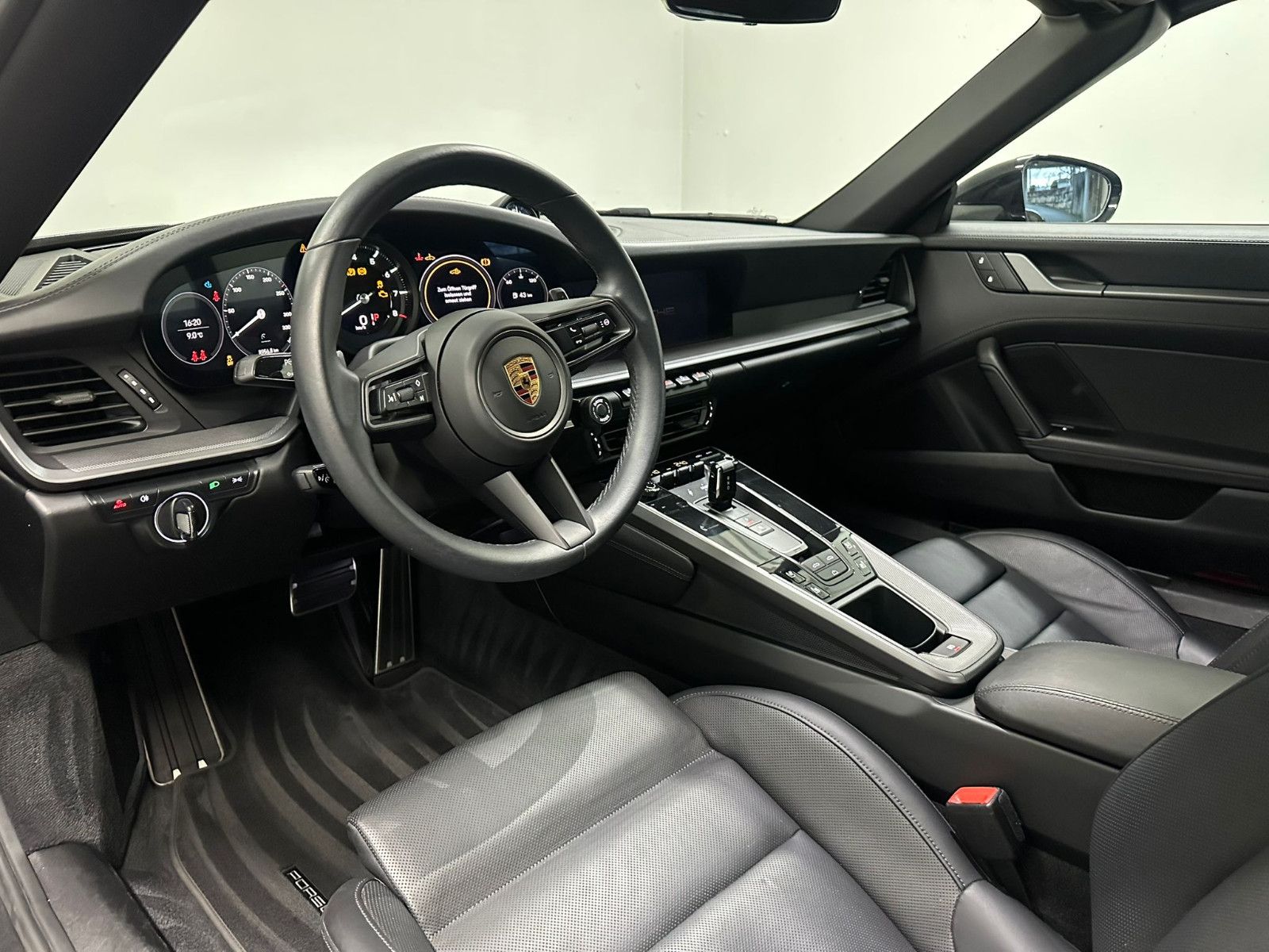 Fahrzeugabbildung Porsche 992 Carrera Cabriolet *SPORT-CHRONO*