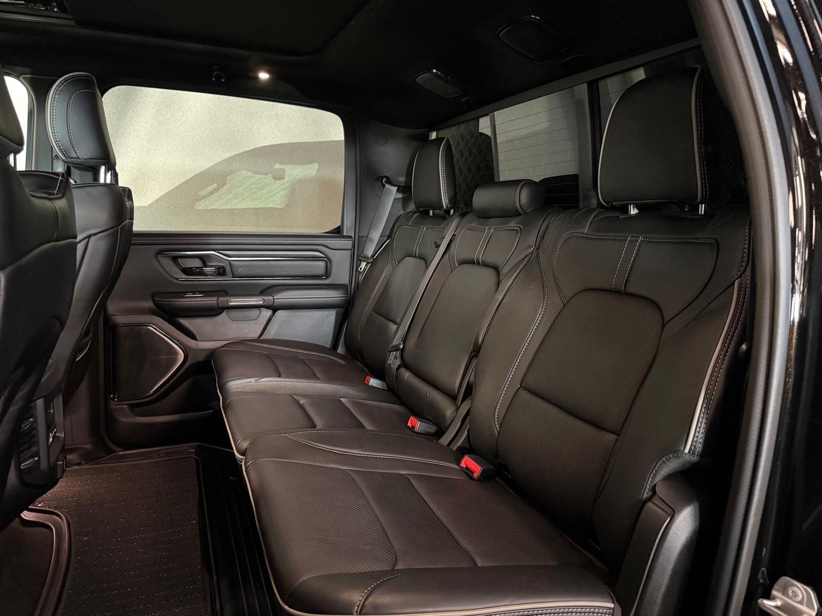 Fahrzeugabbildung Dodge LIMITED NIGHT ALU-CAB PRINS LPG AUS 1. HAND