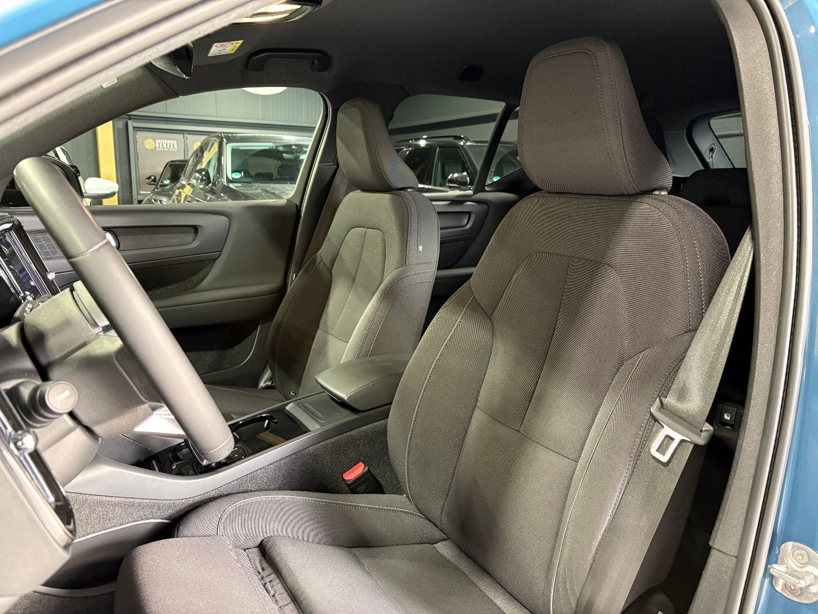 Fahrzeugabbildung Volvo XC 40 Core Plus Recharge Electric/KAMERA/CARPLAY