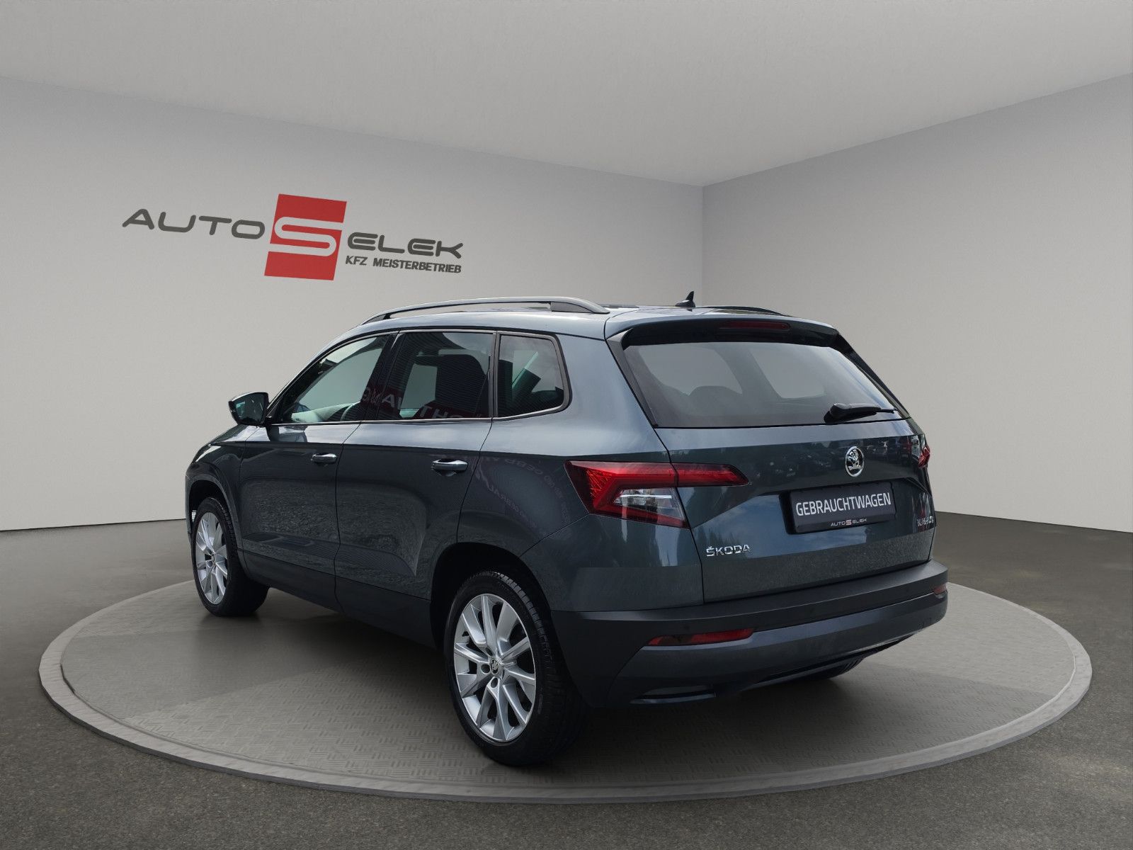 Fahrzeugabbildung SKODA Karoq Ambition Apple CarPlay