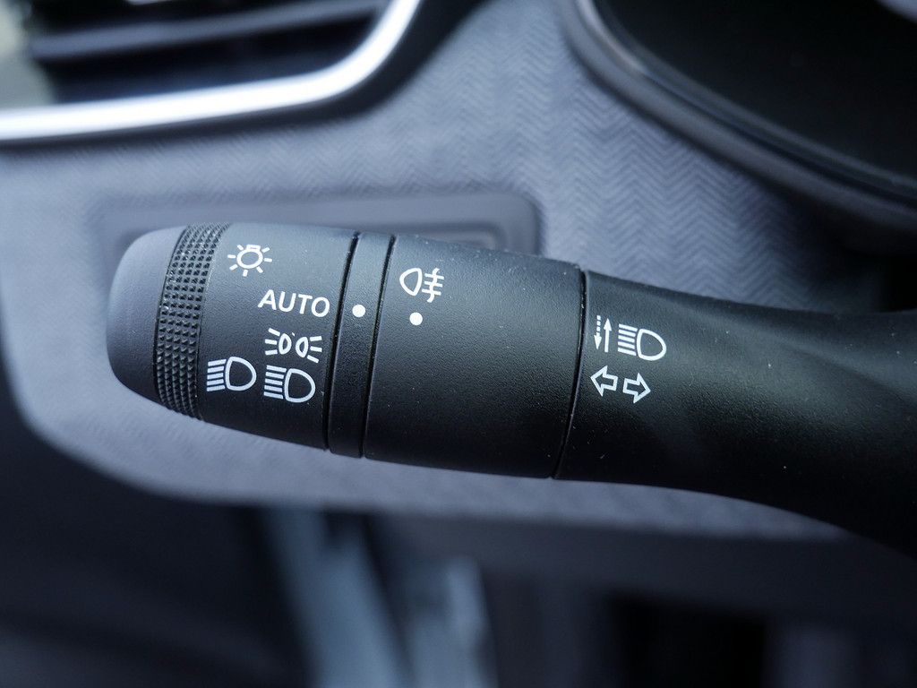 Fahrzeugabbildung Renault Clio Techno TCe 90