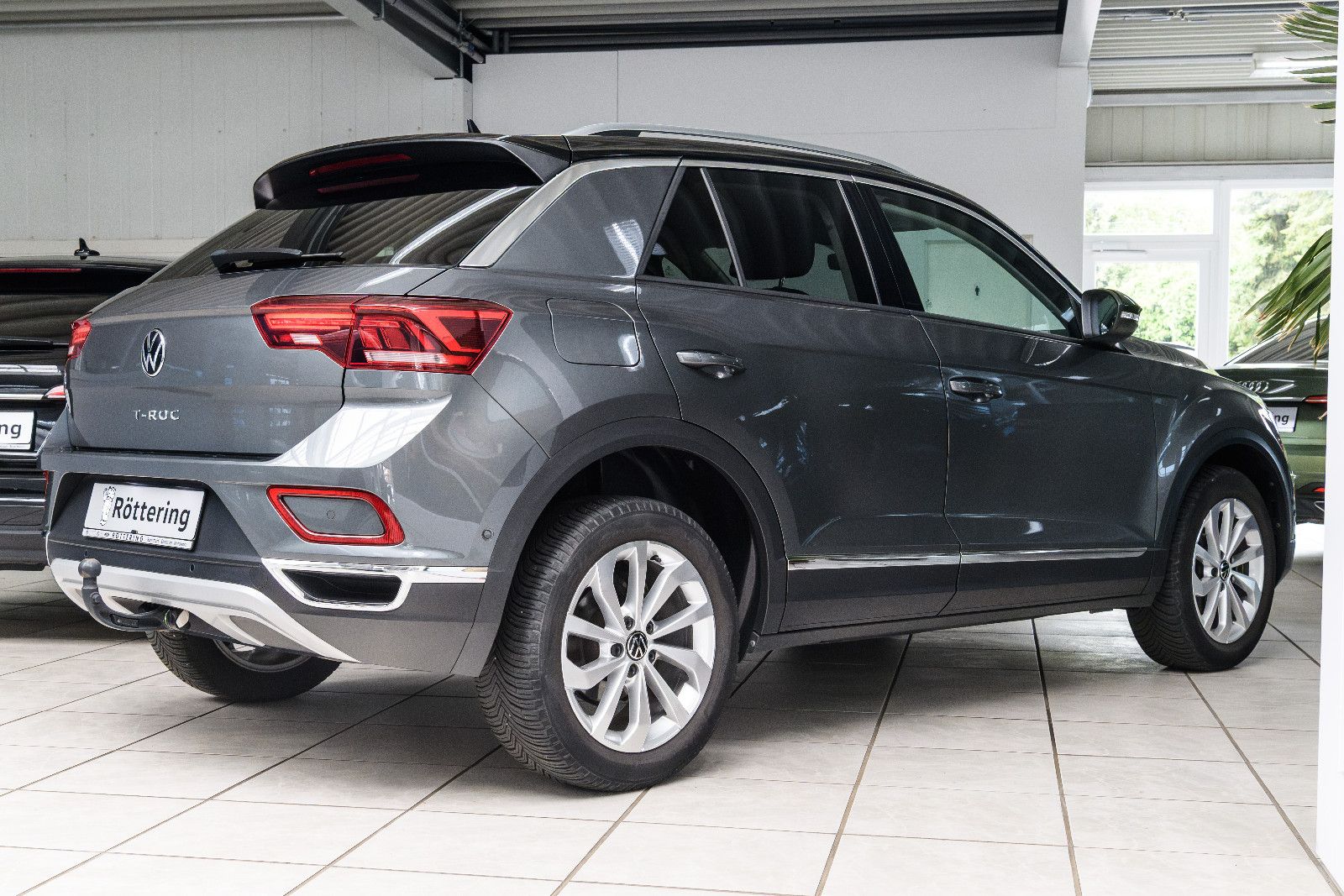 Fahrzeugabbildung Volkswagen T-Roc Style+LED+AHK+ACC+SHZ+GJR+APPCONNECT