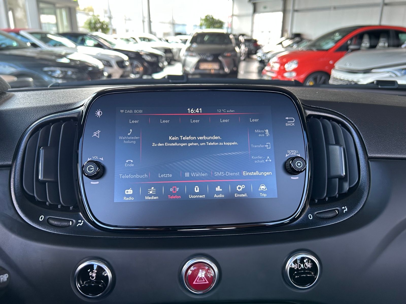 Fahrzeugabbildung Abarth 695C Cabrio Aut. LEDER CARPLAY PDC ALU