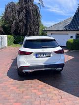 Mercedes-Benz GLA 220 d 4MATIC DCT - d 4Matic+Pano+AHK+Winterr - Mercedes-Benz GLA 220 von privat