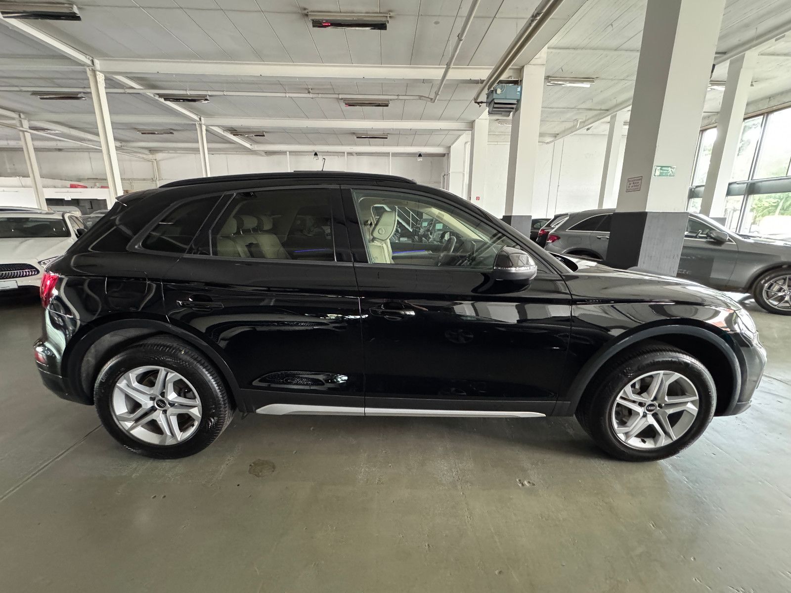 Fahrzeugabbildung Audi Q5 TDI 4X4 ADVANCED SPORT PANO MATRIX B&0 VOLL