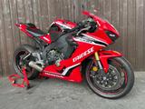Honda CBR 1000 RR - SC 77 - Fireblade Racebike - HONDA RENNSPORT
