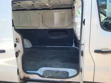Opel Vivaro - 11