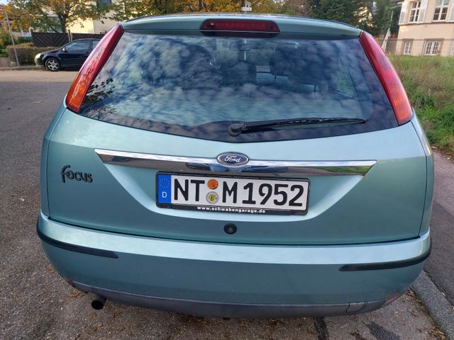 Ford Focus 1.6 Ambiente Autom. Ambiente