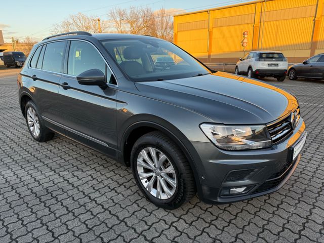 Volkswagen Tiguan 2.0 DSG Comfortline BMT/NAV/KAM/PDC!!