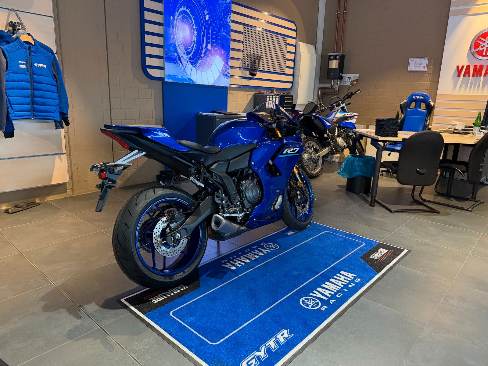 Fahrzeugabbildung Yamaha YZF-R7 Herbst Deals