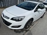 Opel Astra J Lim.5-trg.Selection.1,6 Benzin.82.000.km - Opel Astra: Selection