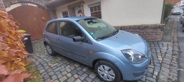 Ford Fiesta Tüv neu, Motor 125.000km