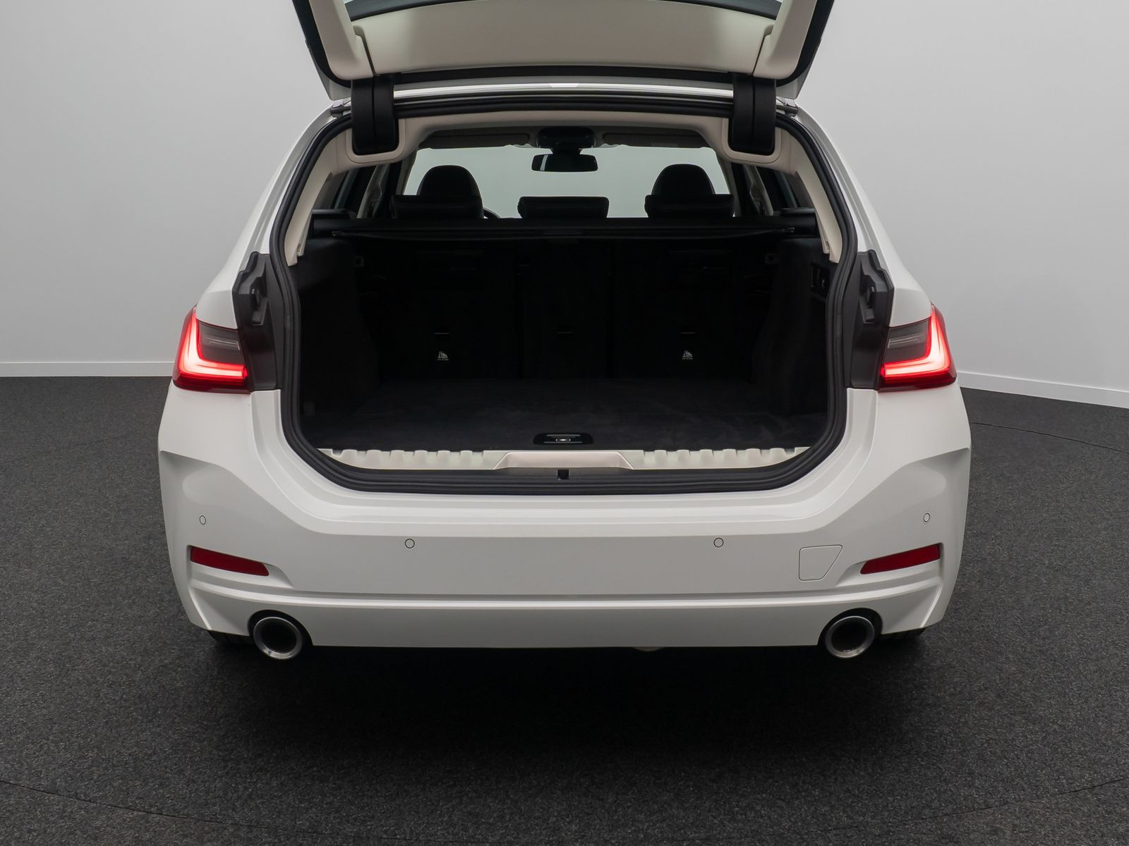 Fahrzeugabbildung BMW 320e Stop&Go AHK Kamera DAB Sportsitz DrivAssist