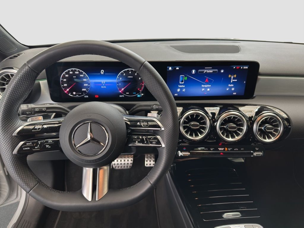 Fahrzeugabbildung Mercedes-Benz A 200 AMG*NIGHT*AHK*TOTW*KAM*LENKR-HEIZUNG