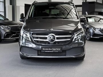 Mercedes V 220 - 4