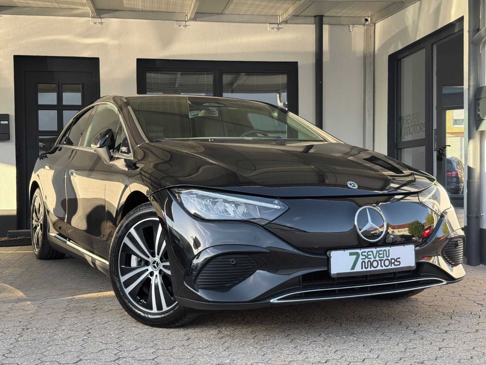 Mercedes-Benz EQE 300 MBUX ACC Kamera SHZ CarPlay SoH: 94% AHK