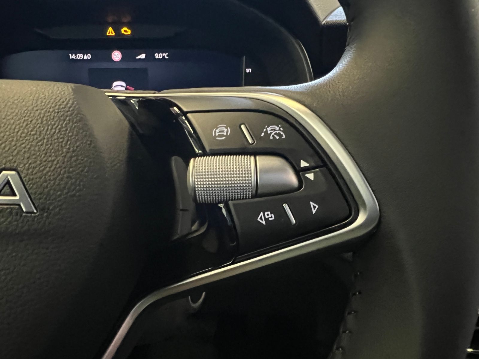 Fahrzeugabbildung SKODA Scala Tour 1.0 TSI DSG *Matrix-LED, Navi, Sitzhz