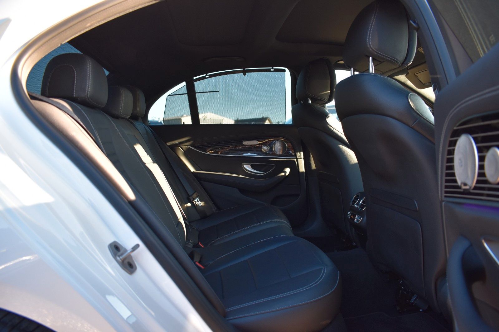 Fahrzeugabbildung Mercedes-Benz E 400d  Lim. 4Matic designo Multibeam AMG Line