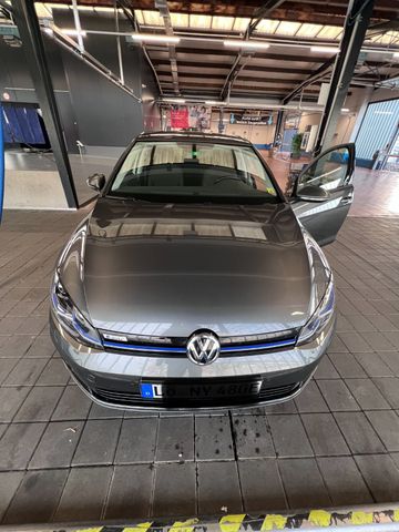 Volkswagen e-Golf COMFO