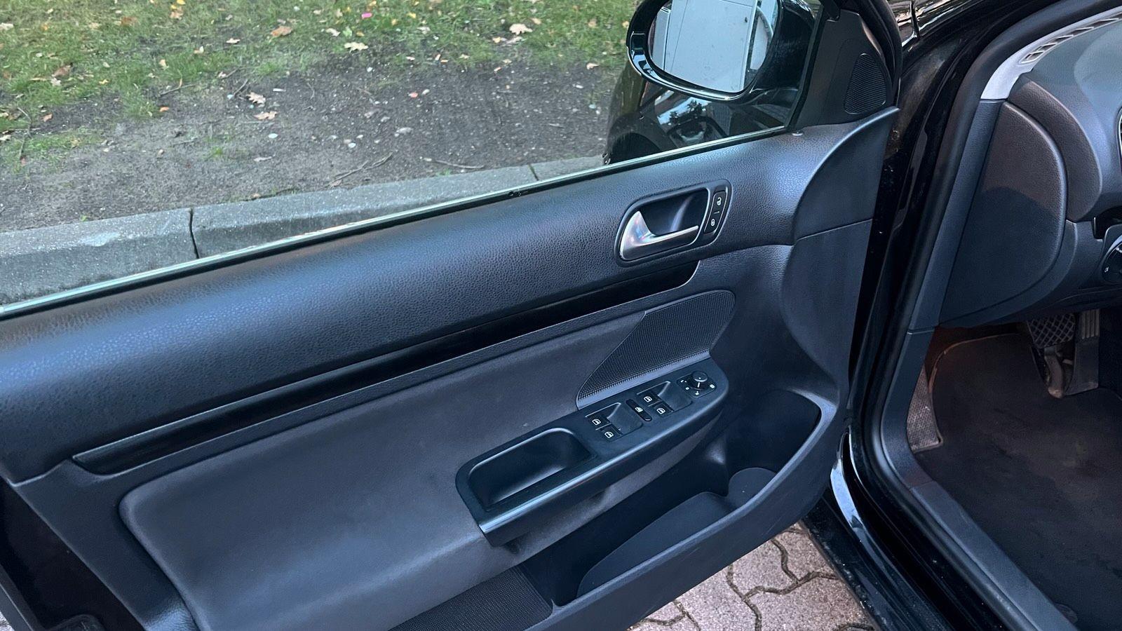 Volkswagen Golf 2010 — photo 14