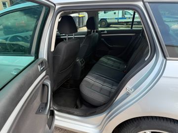Volkswagen Golf - 11
