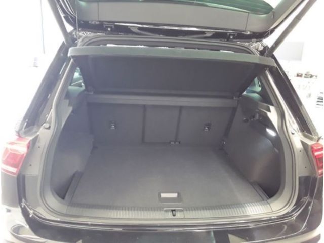 Tiguan 2.0TDI DSG R-Line Standhzg/AHK/HUD/Kamera