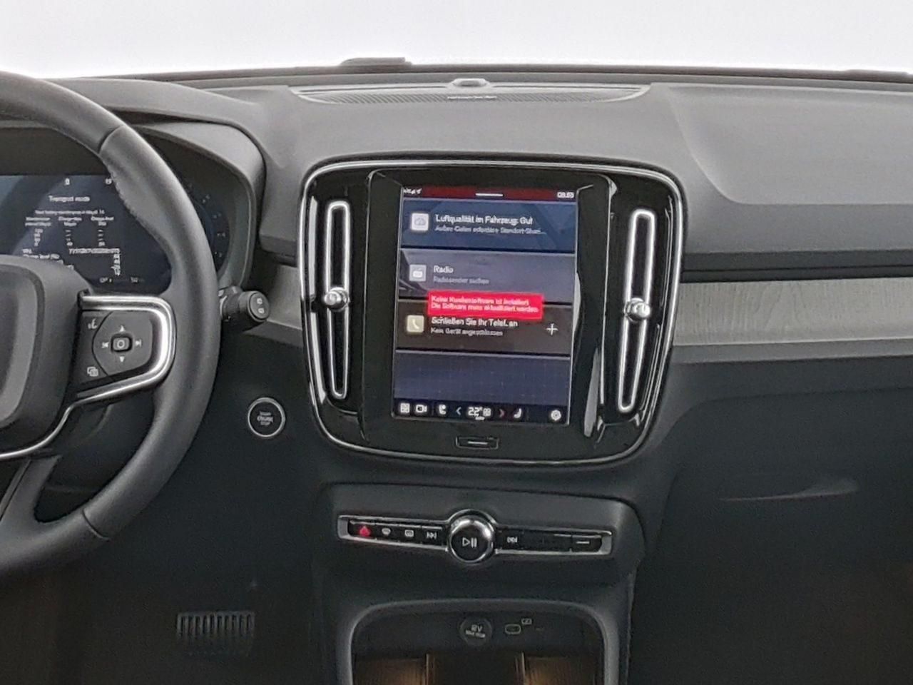 Fahrzeugabbildung Volvo XC40 Ultra Dark 2WD
