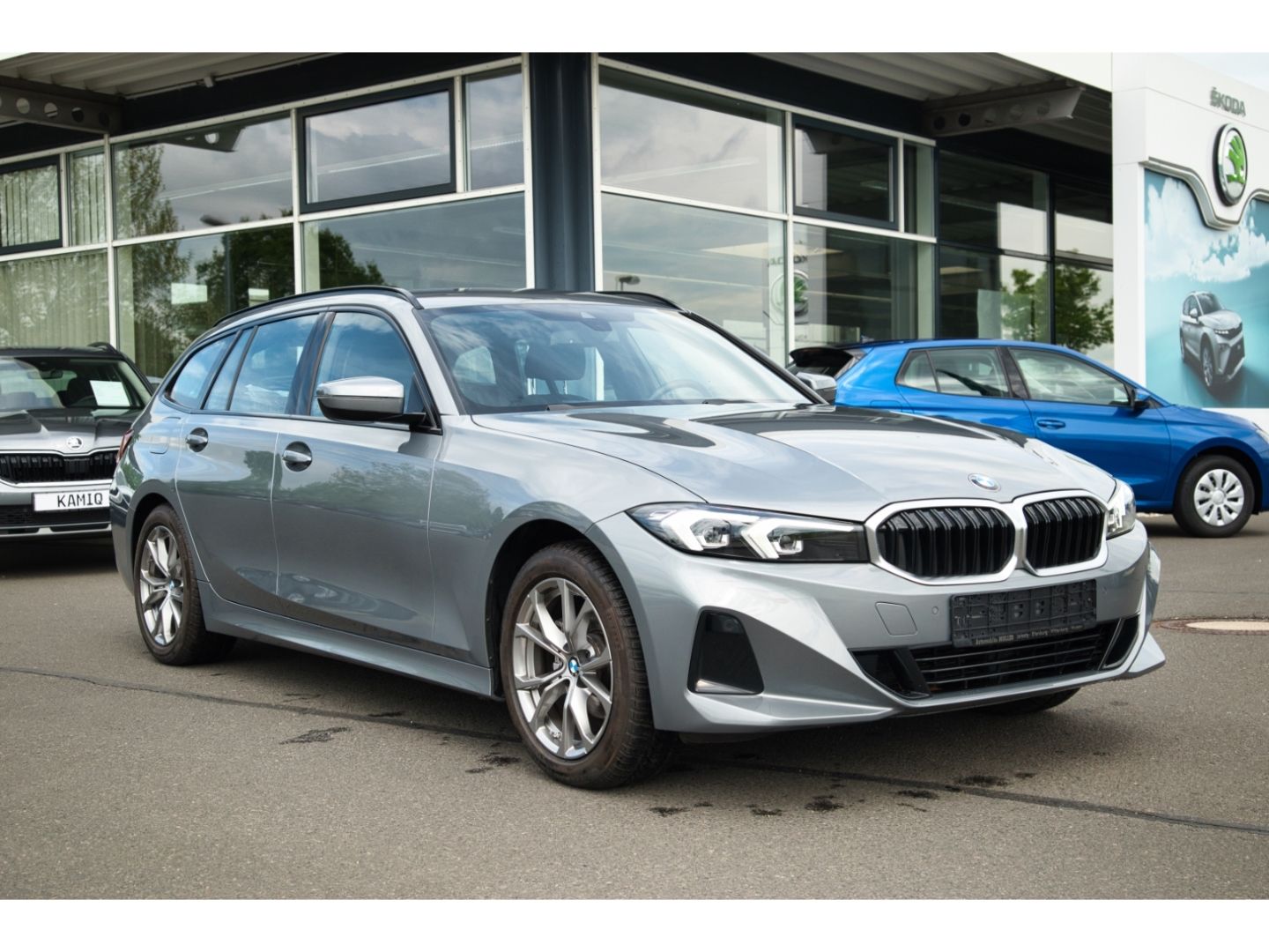 BMW 318 d Touring Navi LED ACC SHz DAB Apple CP foto 3