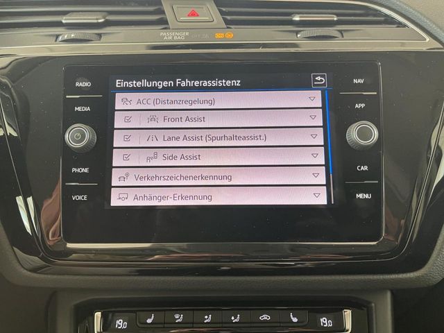 Touran 2.0 TDI DSG Highline Bluetooth Navi LED