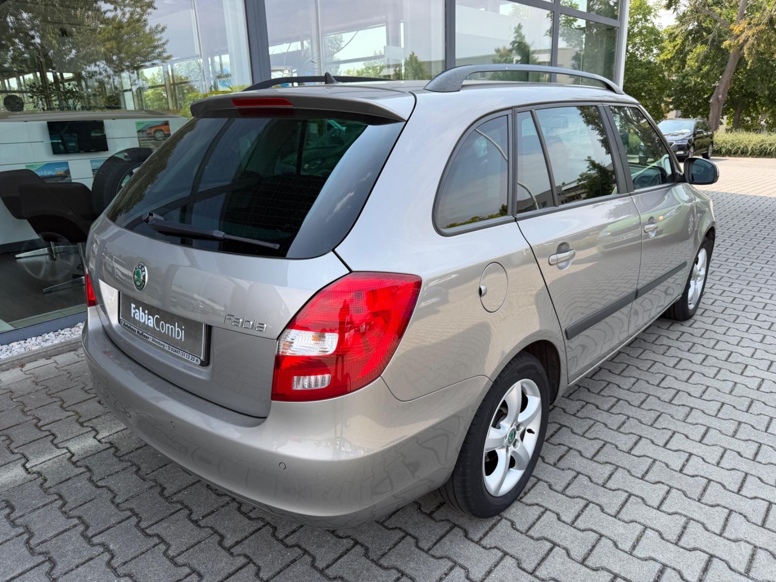 Skoda Fabia 2011 — photo 6