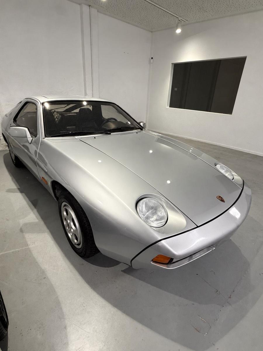 Porsche 924
