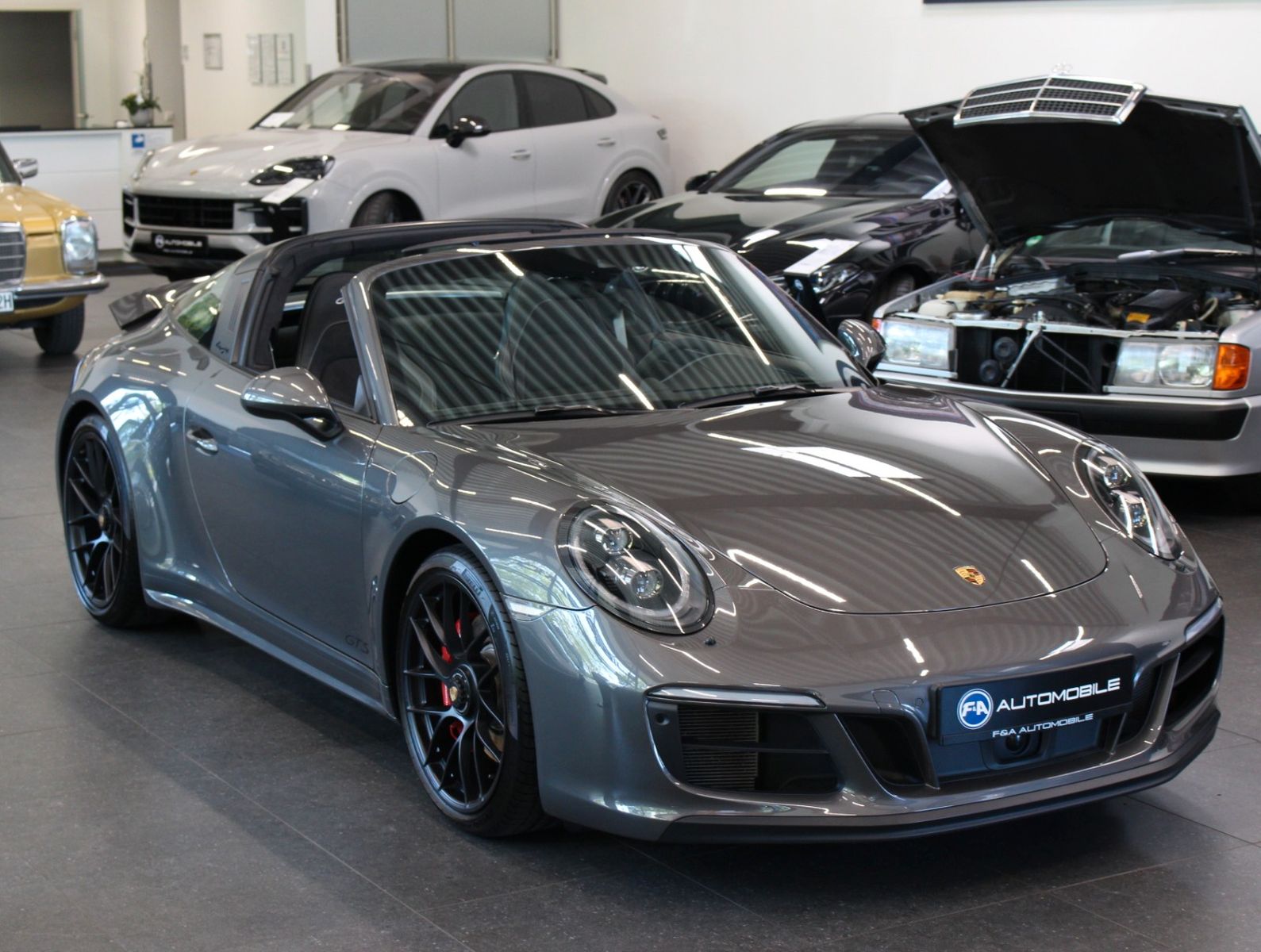 Fahrzeugabbildung Porsche Targa 4 GTS Sport Chrono*Carbon*2.Hand*MWST
