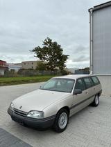 Opel Omega A Caravan 2,4i TOP Zustand - Opel Omega: Kombi