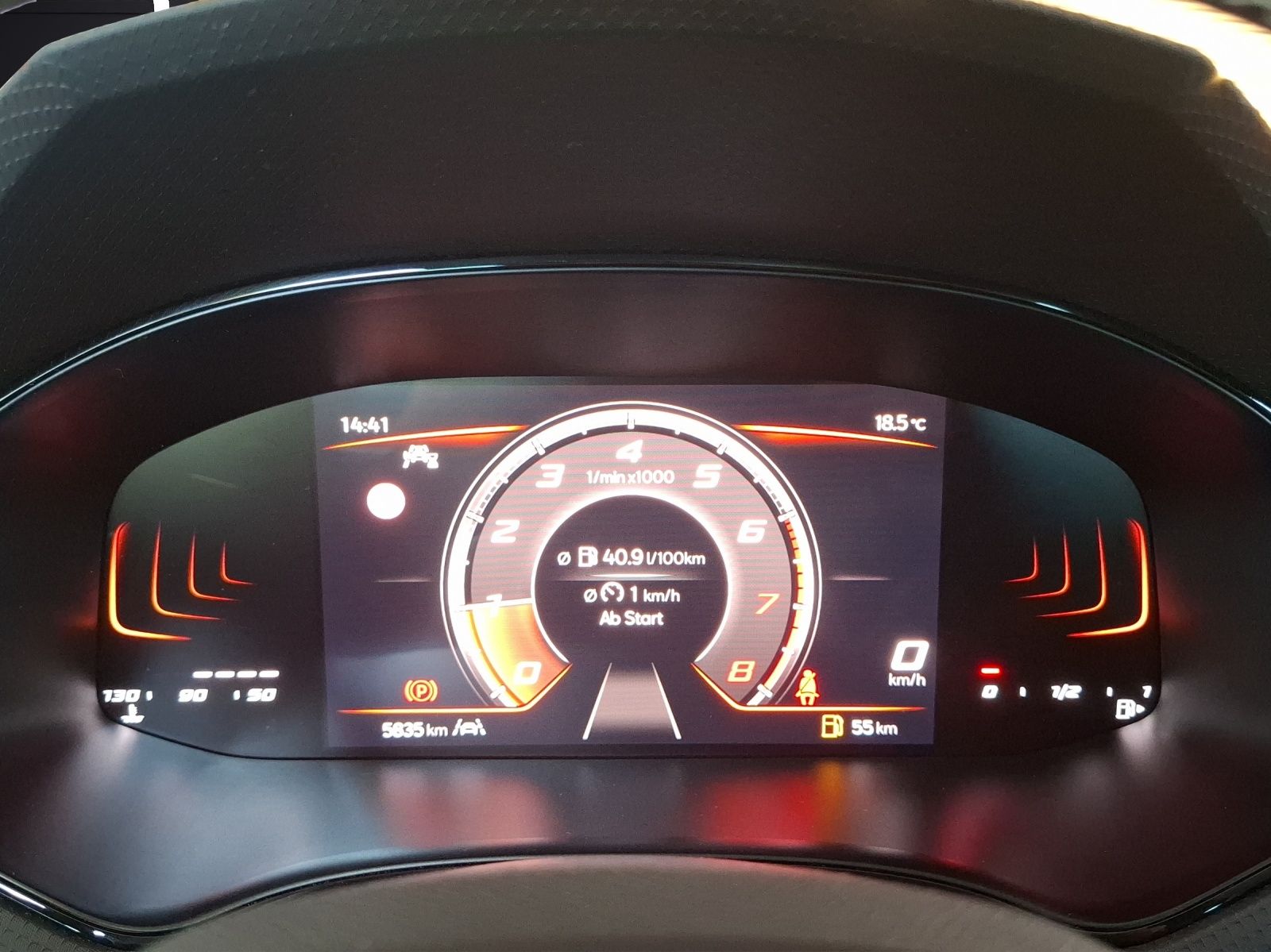 Fahrzeugabbildung SEAT Arona TSI Style LED Navi RFK SHZ GRA APP