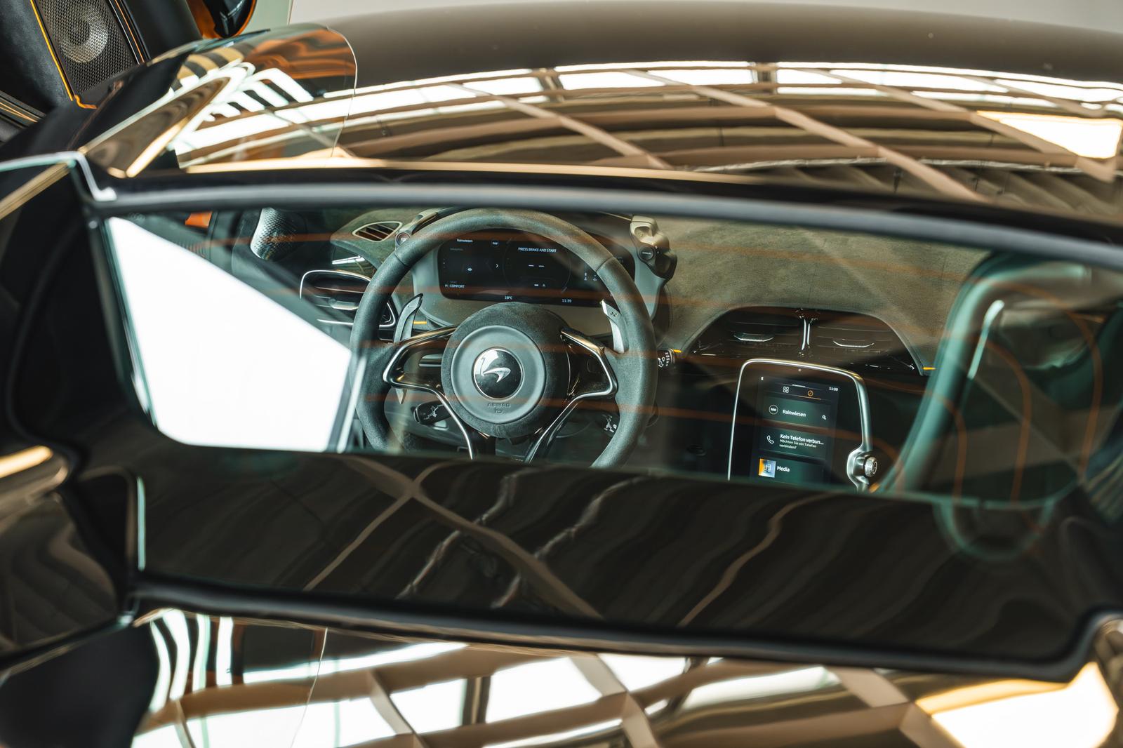 McLaren Artura SPIDER + ALCANTARA + BOWERS & WILKINS