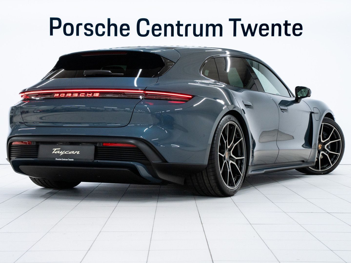 Porsche Taycan Sport Turismo Black Edition imagem 3