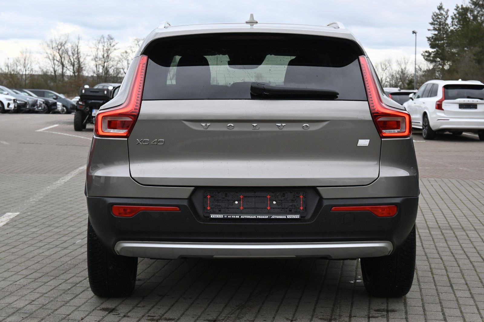 Fahrzeugabbildung Volvo XC40 T4 RC Inscription Expression*RFK*FSHZG*ACC
