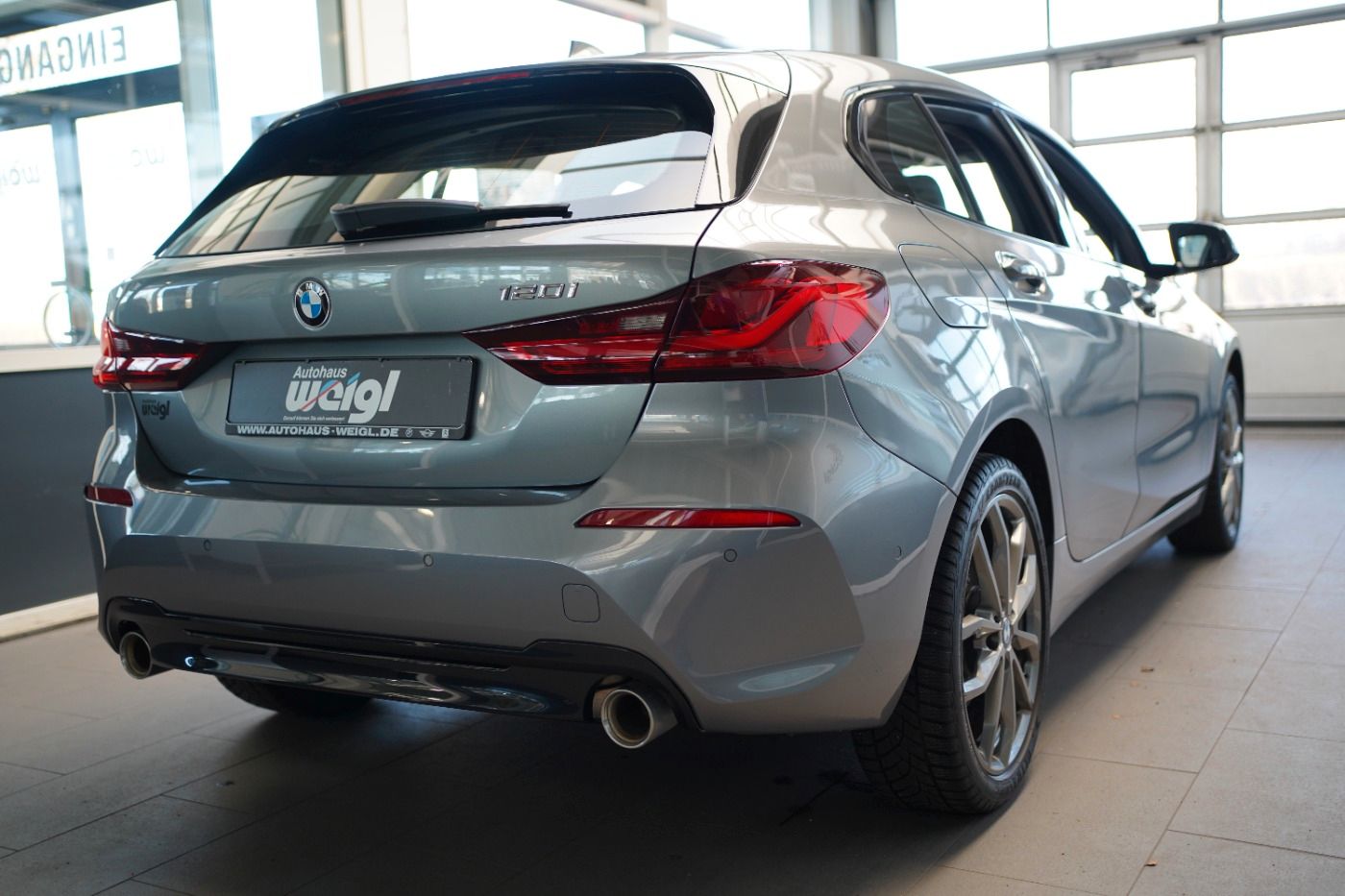 Fahrzeugabbildung BMW 120i Sport Line +PDC+Lenkradheiz.+LED+Sportsitze