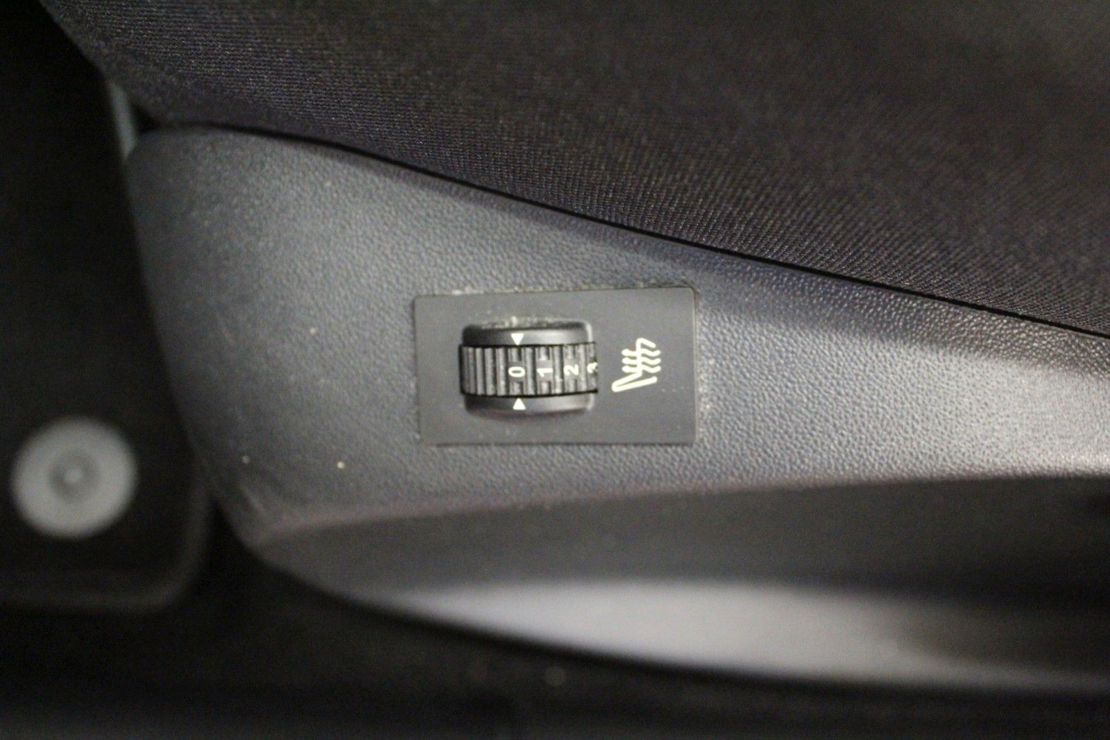 Fahrzeugabbildung Peugeot 208 PureTech 110 Edition Panoramadach*Sitzheizun